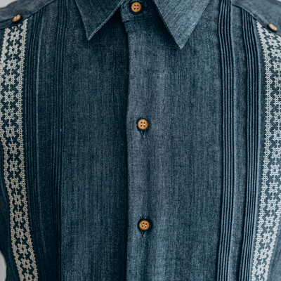 Chemise cubaine bleue foncée pour homme avec broderie artisanale