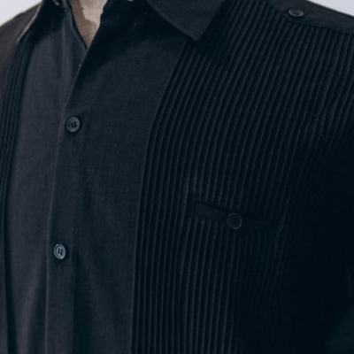 Chemise cubaine noire en lin et coton