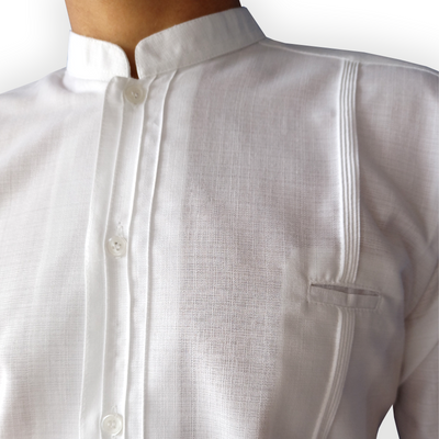Chemise guayabera traditionnelle blanche avec col mao élégant