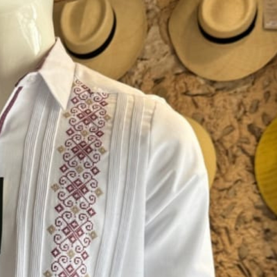 Détail broderie traditionnelle guayabera habillée
