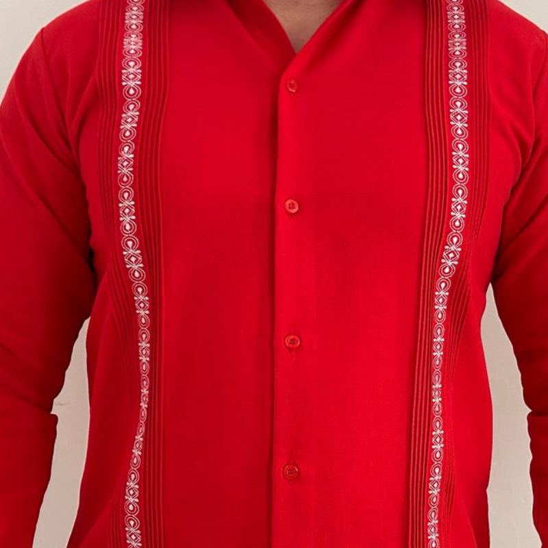 Détail des plis et poches d’une guayabera