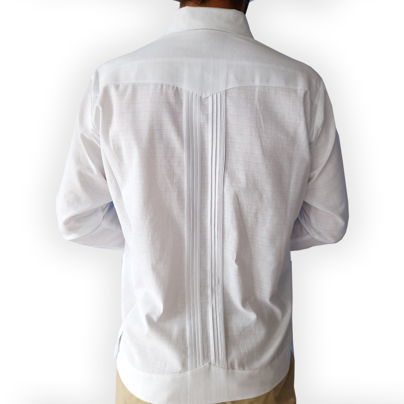Guayabera artisanale du Yucatán avec trois poches et finitions élégantes