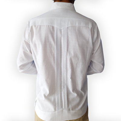 Guayabera artisanale du Yucatán avec trois poches et finitions élégantes