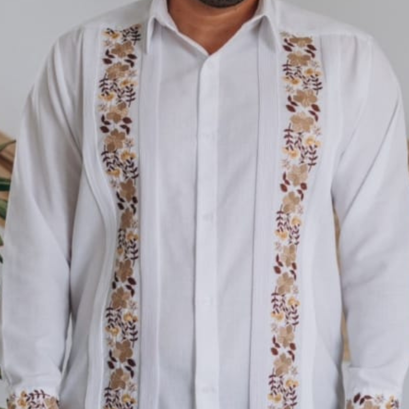 Guayabera blanche brodée beige manches longues