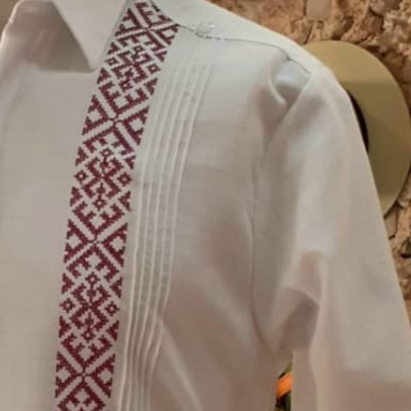 Guayabera Blanche Brodée Rouge