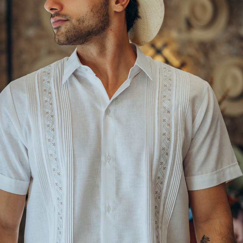 Guayabera Blanche Brodée Traditionnelle