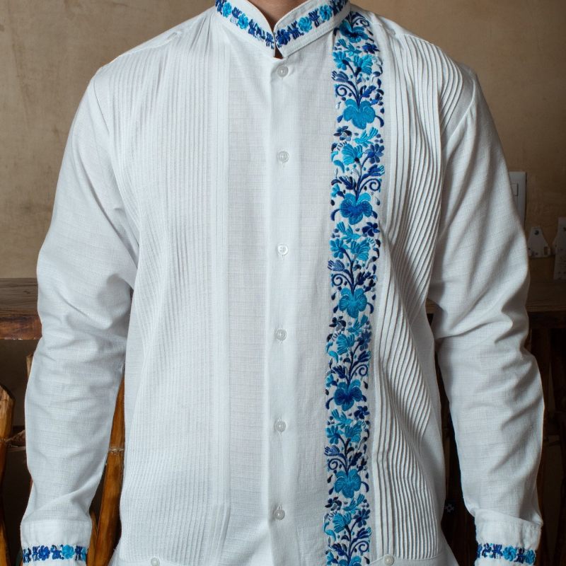 Guayabera Blanche Col Mao Brodée Fleurs