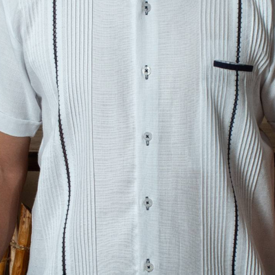 Guayabera blanche col Mao liserés bleu marine