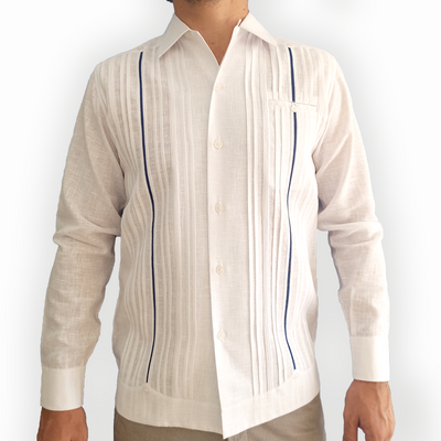 Guayabera blanche de mariage à manches longues avec liseré bleu