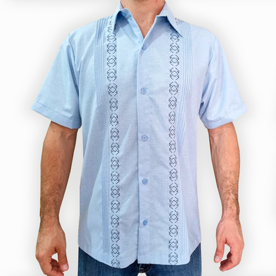 Guayabera bleu ciel brodée pour homme en lin et coton