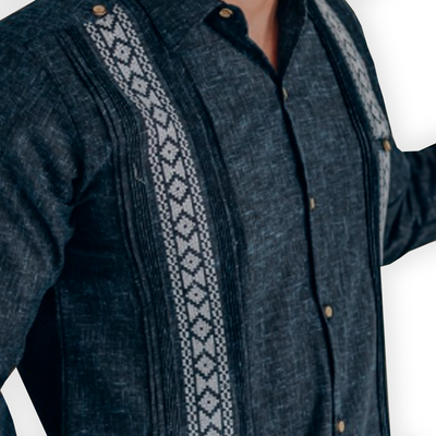Guayabera bleue élégante homme en lin et coton – style mexicain chic