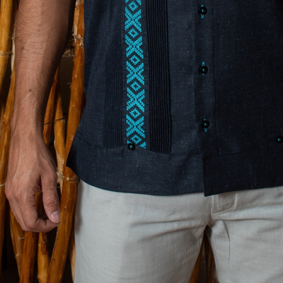 Guayabera bleue manches courtes pour mariage tropical