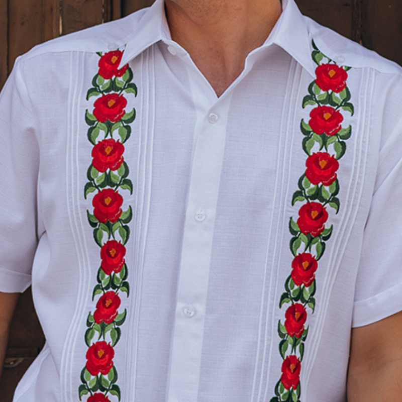 Guayabera Yucatán brodée fleurs homme