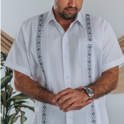 Guayabera mexicaine blanche brodée manches courtes homme
