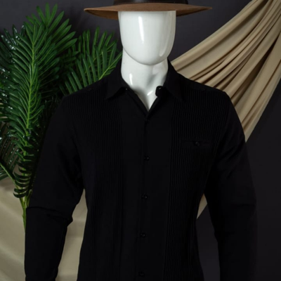 Guayabera noire manches longues