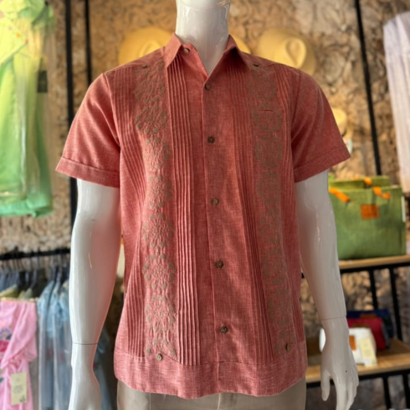 Guayabera rose corail brodée manches courtes