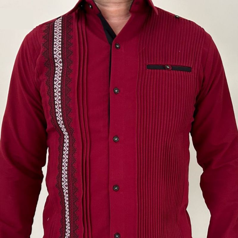 Guayabera rouge brodée