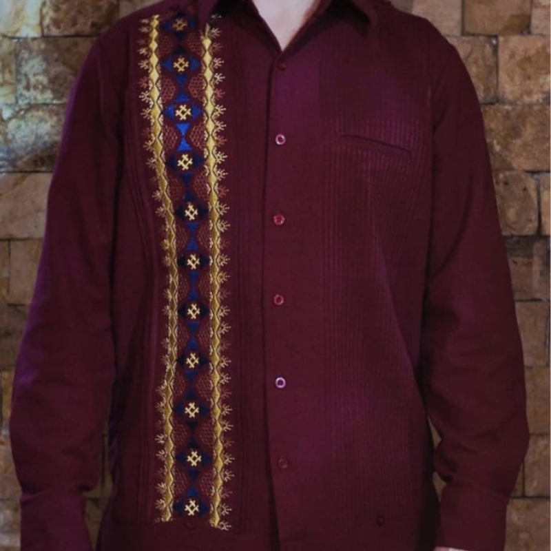Guayabera rouge foncé