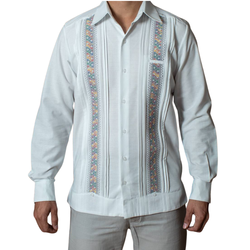 Homme portant une guayabera présidentielle multicolore élégante