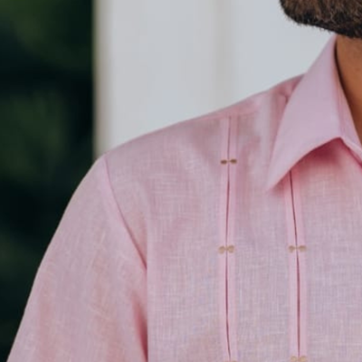 détail tissu guayabera rose lin coton