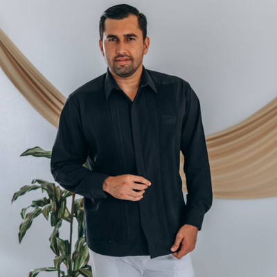 guayabera noire présidentielle homme élégante