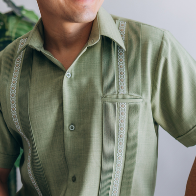 guayabera vert olive homme élégante
