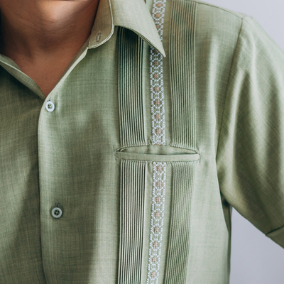 tenue homme guayabera vert olive été